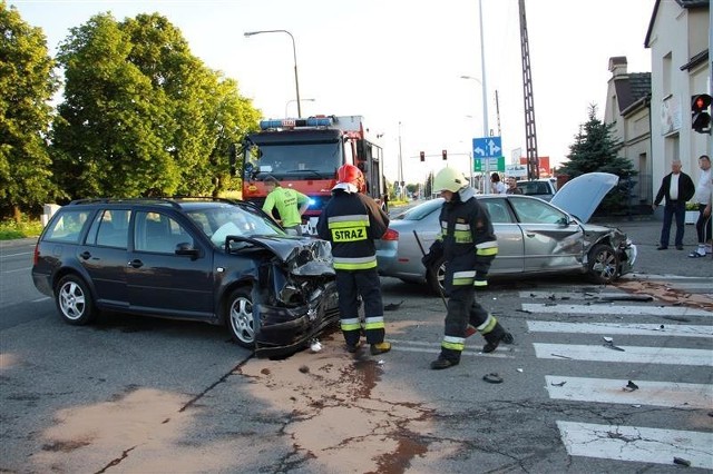 Na ul. Oleskiej zderzyły się trzy samochody.