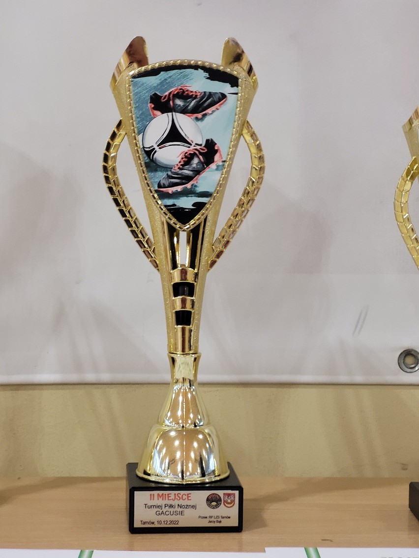Piłkarze ze Zbylitowskiej Góry wygrali halowy turniej oldbojów z okazji rocznicy wyzwolenia Tarnowa. Zobaczcie zdjęcia