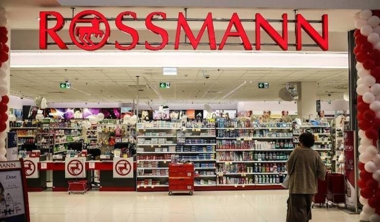 Biedronka i Rossmann nie wysyła tych SMS-ów. To nowe oszustwo. Możesz stracić pieniądze. Zachowaj czujność [11. 11. 2019 r.]