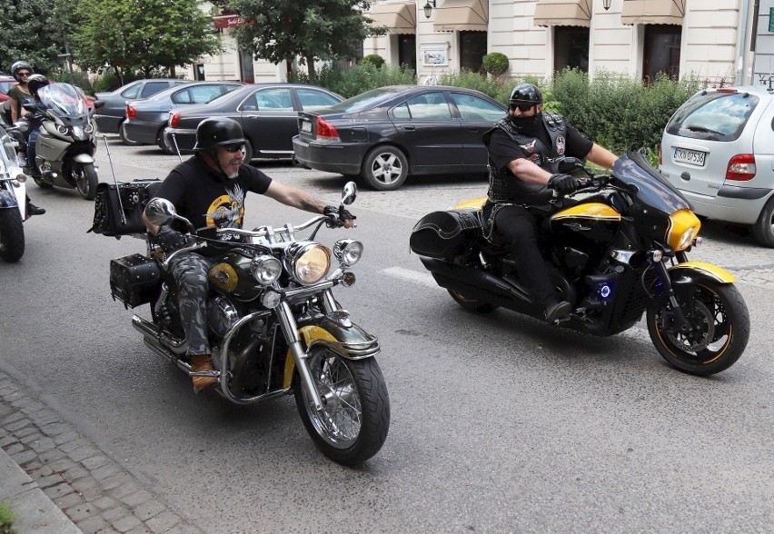 Parada motocykli z 2019 roku w Radomiu.