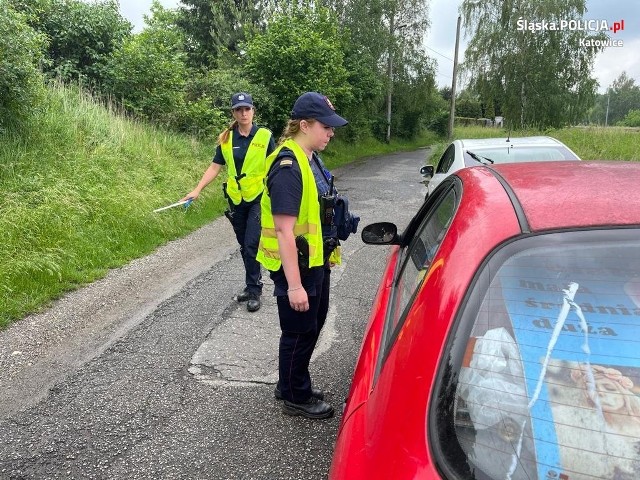 Akcję przeprowadzono na przejeździe kolejowym przy ulicy Słonecznikowej w Katowicach. Według danych katowickiej policji to tam dochodzi do wciąż zbyt dużej ilości wykroczeń.