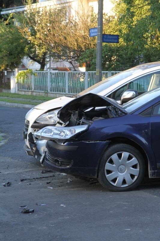 Wypadek na skrzyżowaniu ulic Karłowicza i Noskowskiego,...