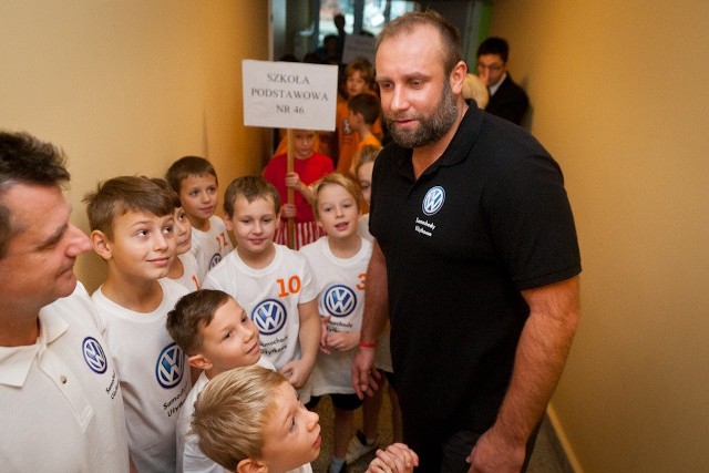 Artur Siódmiak od początku rozgrywek wspiera trzecioklasistów z Poznania i Swarzędza