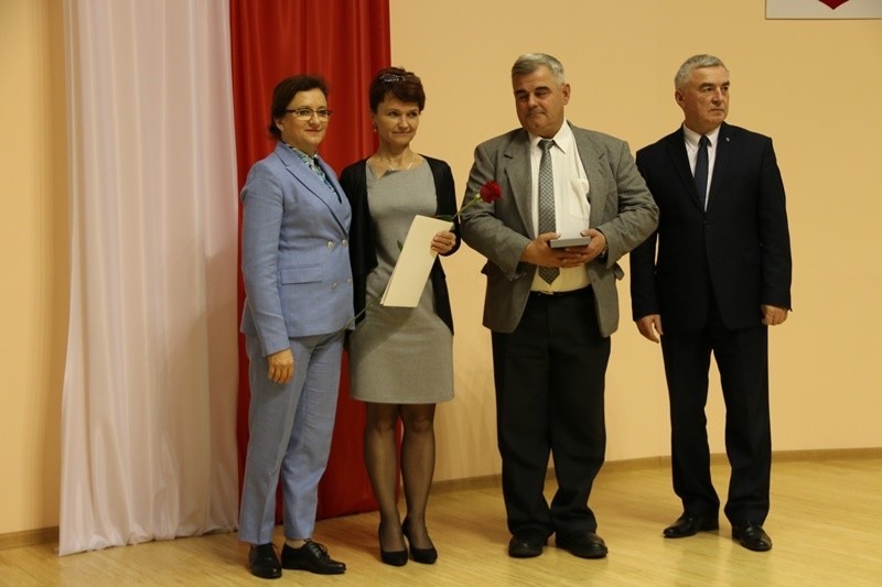 Starachowiczanie w gronie odznaczonych medalami z okazji 100-lecia Odzyskania Niepodległości.