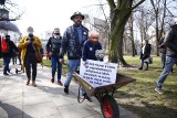 11. rocznica katastrofy smoleńskiej [ZDJĘCIA] Warszawa: protesty Strajku Przedsiębiorców, zatrzymany został m.in. Paweł Tanajno [WIDEO]