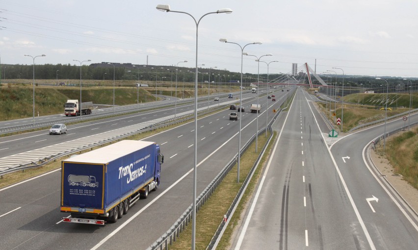 W Gliwicach krzyżują się dwie autostrady A1 i A4. To...