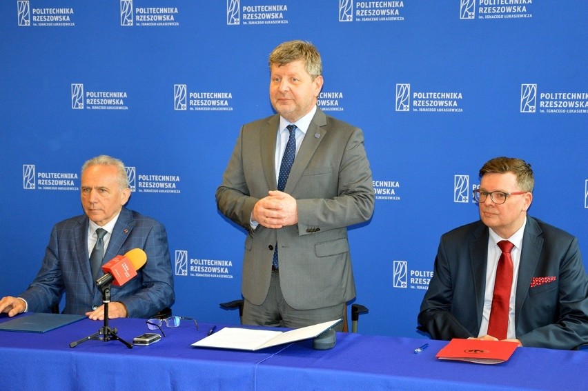 W filii Politechniki Rzeszowskiej w Stalowej Woli podpisano porozumienie w sprawie Politechnicznej Sieci Obronności i Bezpieczeństwa