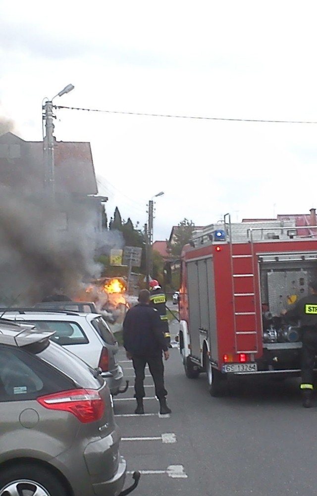 Pożar pojemników na odpady przy ul. Bukowej w Słupsku.