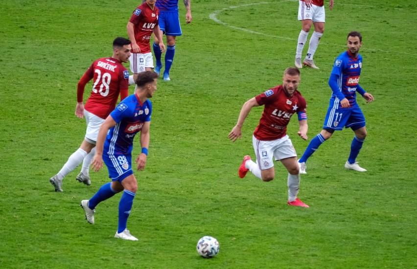 Piast Gliwice – Wisła Kraków. Piłkarze wrócili do gry [ZDJĘCIA]