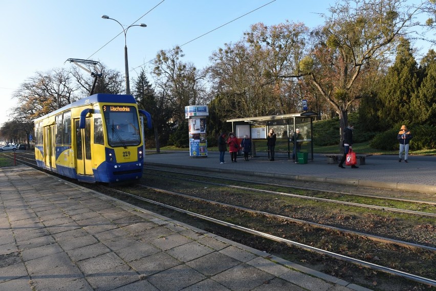 Według tych danych, najdłuższą toruńską linią autobusową...