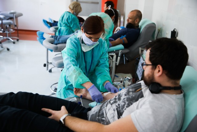 Naczelna Rada Lekarska chce wprowadzenia stanu klęski żywiołowej w związku z pandemią koronawirusa.