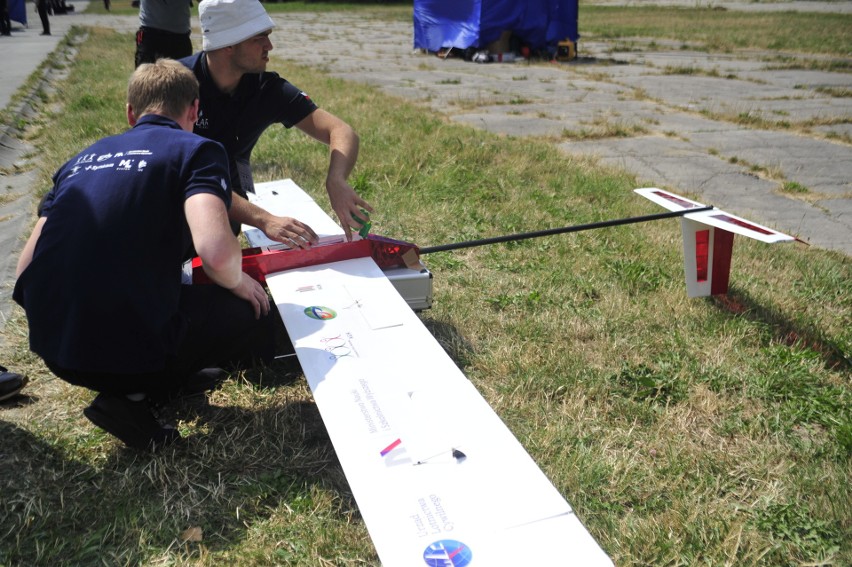 Studenci zaprezentowali swój samolot solarny w środę na...