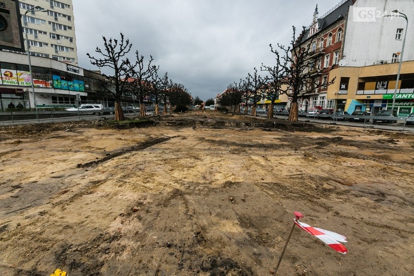 Plac Adamowicza wciąż budzi wielkie emocje. Pojawiają się kolejne głosy sprzeciwu