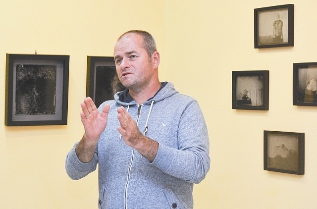 Wystawę "Dotykając&#8221; Marka Szyryka można oglądać w białostockim Domu Kultury "Śródmieście&#8221; do 26 września