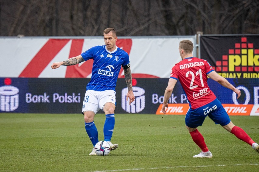 PKO Ekstraklasa. Wisła Płock wypuściła wynik 2:0. Ugrała tylko remis. Skuteczna gonitwa Rakowa Częstochowa