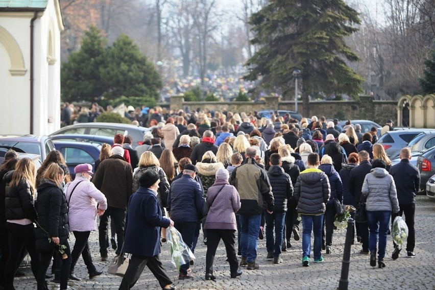 Pogrzeb Wiktorii - to jedna z ofiar wypadku w Mikołowie