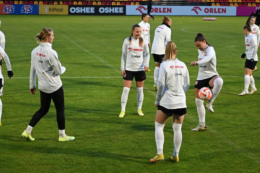 Piłkarska reprezentacja Polski kobiet trenuje w Kielcach. Z największymi gwiazdami Ewą Pajor, Małgorzatą Mesjasz. Zobaczcie zdjęcia 