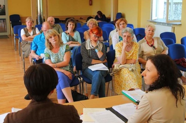 Mieszkańcy, którzy przyszli do starostwa, chcieli wyjaśnić sprawę z właścicielem fabryki. Zawiedli się jednak, bo ten nie pojawił się na spotkaniu.