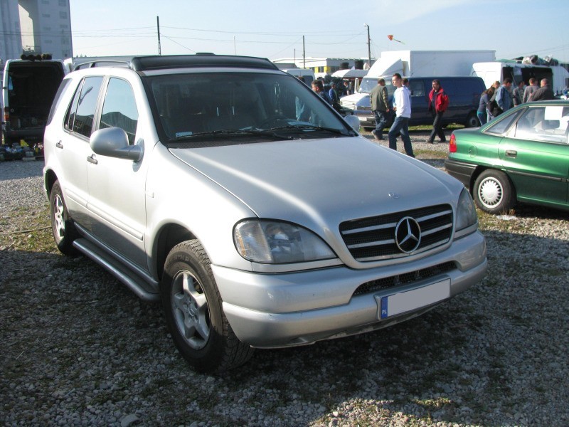 1. Mercedes ML...