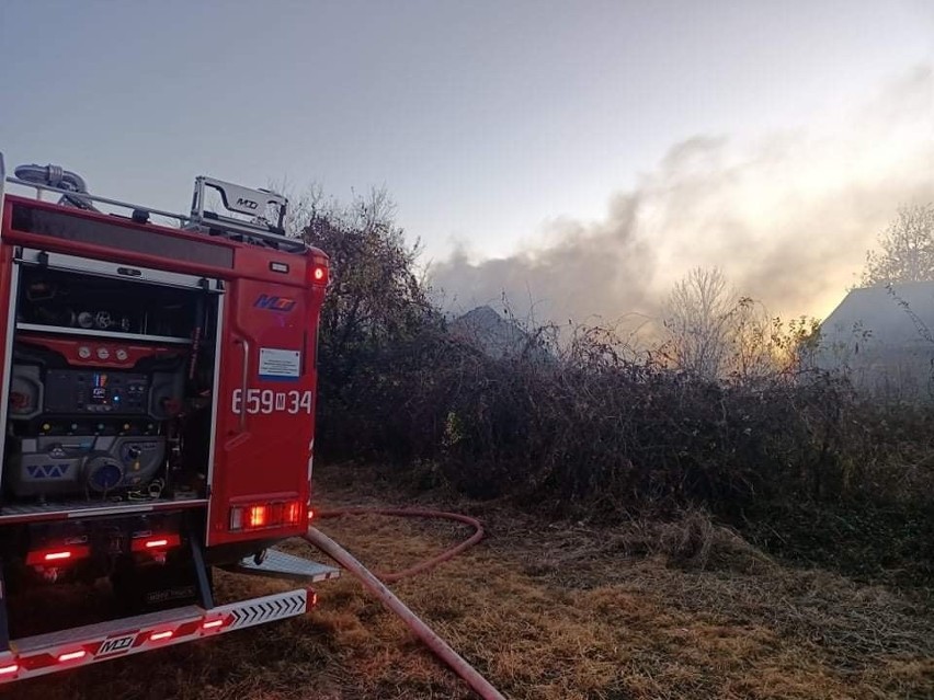 W Chronowie koło Orońska strażacy gasili pożar opuszczonej...