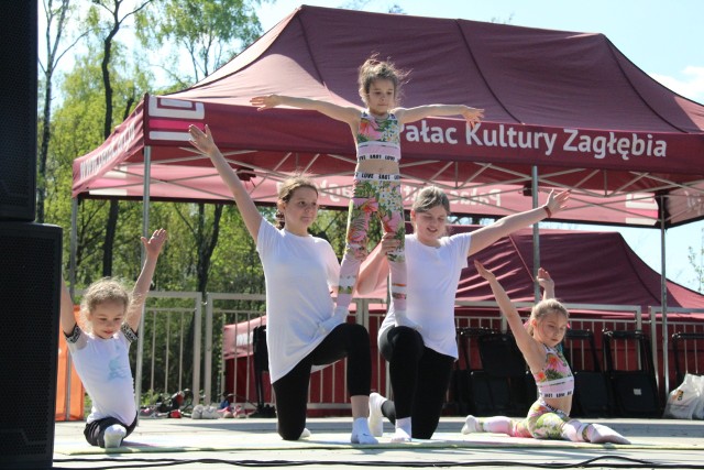 Rodzinny piknik hutniczy w parku Podlesie w Dąbrowie Górniczej Zobacz kolejne zdjęcia/plansze. Przesuwaj zdjęcia w prawo naciśnij strzałkę lub przycisk NASTĘPNE