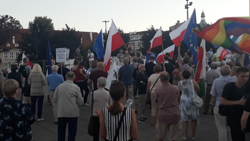 Kolejny protest w obronie sądów. "Szczecin żąda szacunku dla prawa" [zdjęcia]