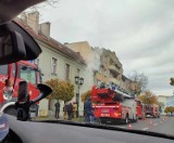 Pożar na ul. Łaskiego w Gnieźnie. Z okien mieszkania wydobywały się kłęby dymu