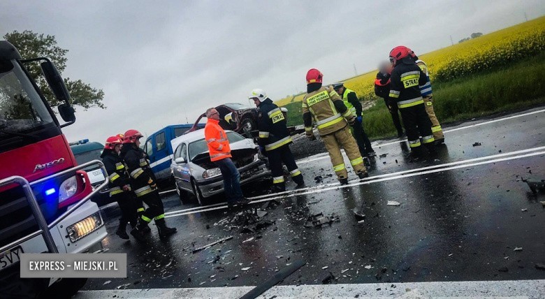  Groźny wypadek trzech samochodów na drodze Wrocław – Kłodzko [ZDJĘCIA]