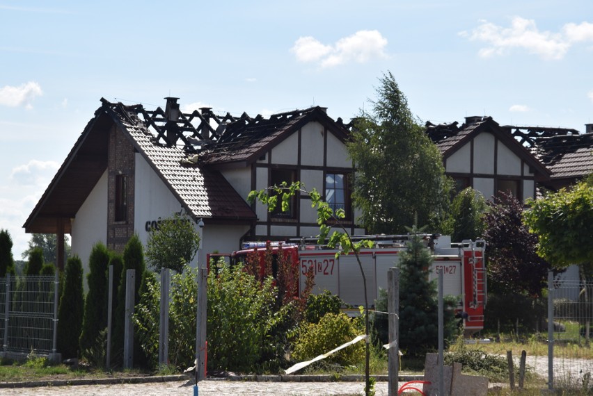 Żarowo. Pożar w hotelu Gościniec nad Iną. Strażacy walczyli z ogniem kilka godzin 