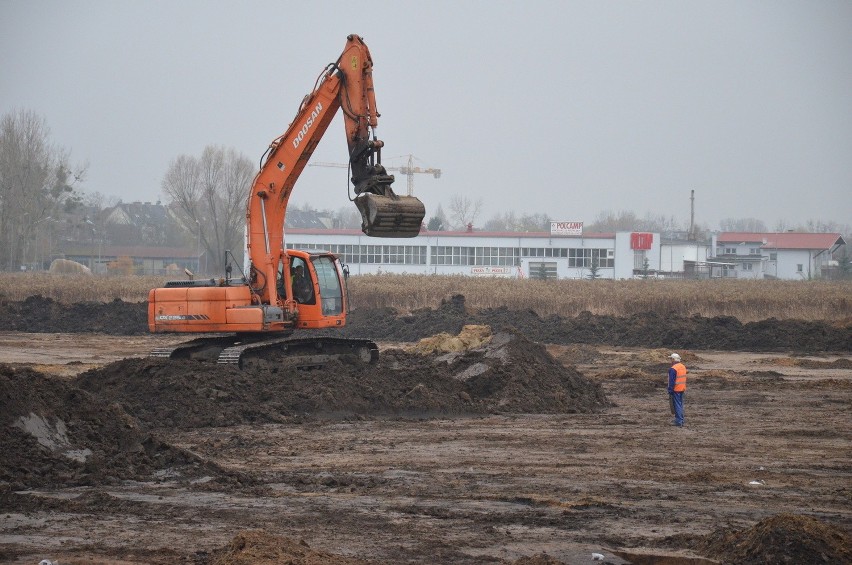 Nowy salon mercedesa przy ul. Granicznej we Wrocławiu. Jak...