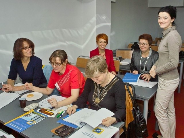 Uczestnicy konferencji na temat &#8222;Kodeks etyczny w pracy zawodowej nauczyciela a kształtowanie społeczeństwa obywatelskiego o pożądanym obliczu moralnym&#8221;, która odbyła się 23 września.