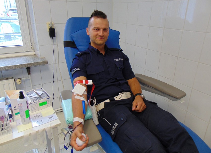 Lipcowa akcja oświęcimskich policjantów w ramach zbiórki „100 litrów krwi, na 100-lecie Policji”
