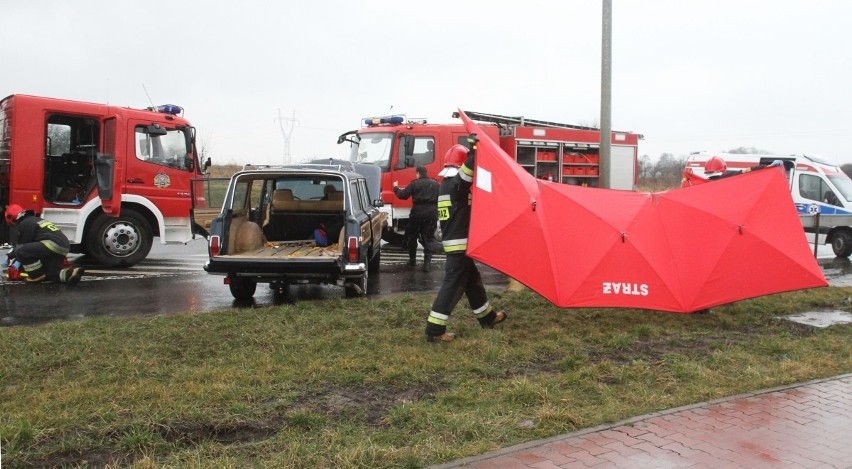 Wrocław: Wypadek na Kwiatkowskiego. Trzy osoby ranne (ZDJĘCIA)