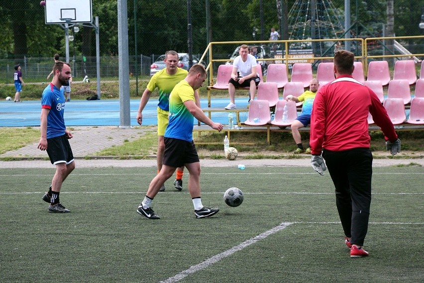 Liga amatorska w Skarżysku zbliża się do końca rundy. Został już tylko jeden dzień grania