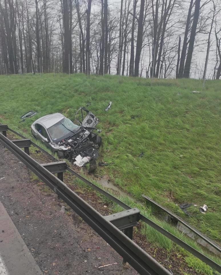 Tragiczny wypadek na autostradzie. Nie żyją dwie osoby 