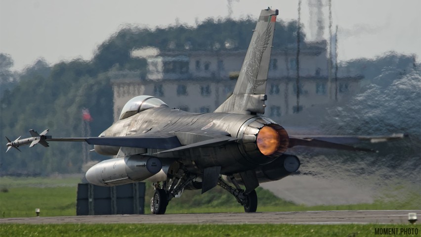 W Malborku polscy piloci ćwiczą z portugalskimi. Jest co oglądać na niebie - F-16, MiG-29, Su-22. Zobacz zdjęcia