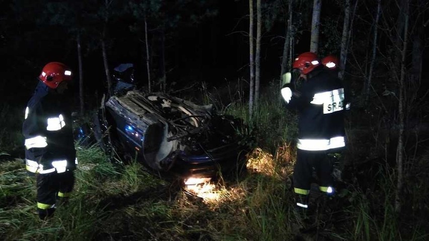 - Kierujący bmw nagle zjechał na prawe pobocze, przejechał...