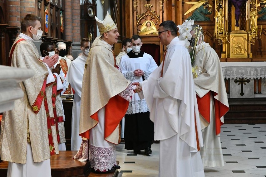 Kapłaństwo to Boży dar i codzienna służba wiernym w miłości,...