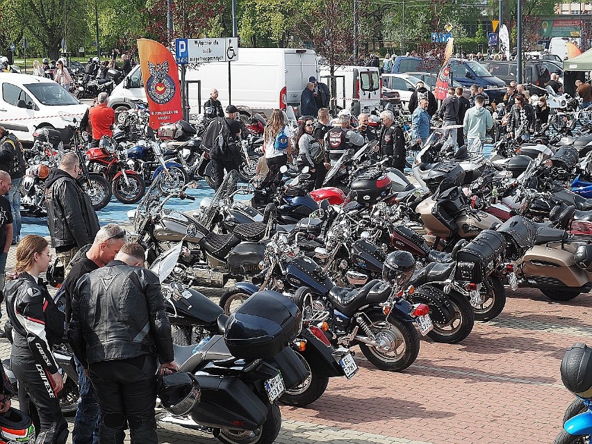 Wielka parada motocyklistów w centrum Łodzi z okazji...