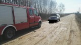 Pożar samochodu na trasie Oleksin - Widźgowo. Auto zapaliło się przez zwarcie instalacji [ZDJĘCIA]