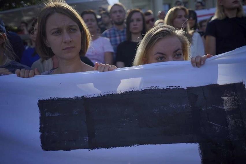 Milczący protest w Poznaniu