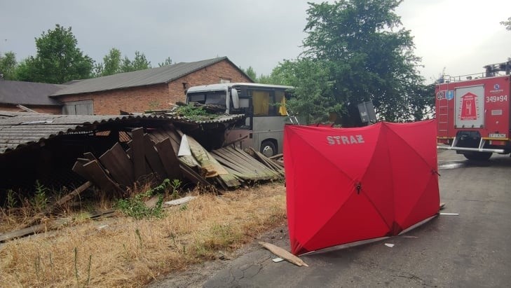 Wypadek autobusu w Parzniewicach, 23.06.2021. Kierowca...