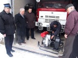 Śląska jednostka OSP podarowała strażakom z Dziewiętlic motopompę