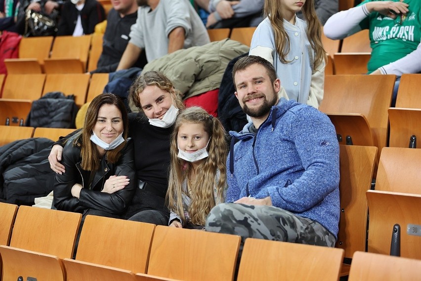 Śląsk - Boulogne Metropolitans. Kibice WKS-u w Hali Stulecia...