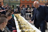 Korwin-Mikke grał w szachy z wrocławianami [ZDJĘCIA]