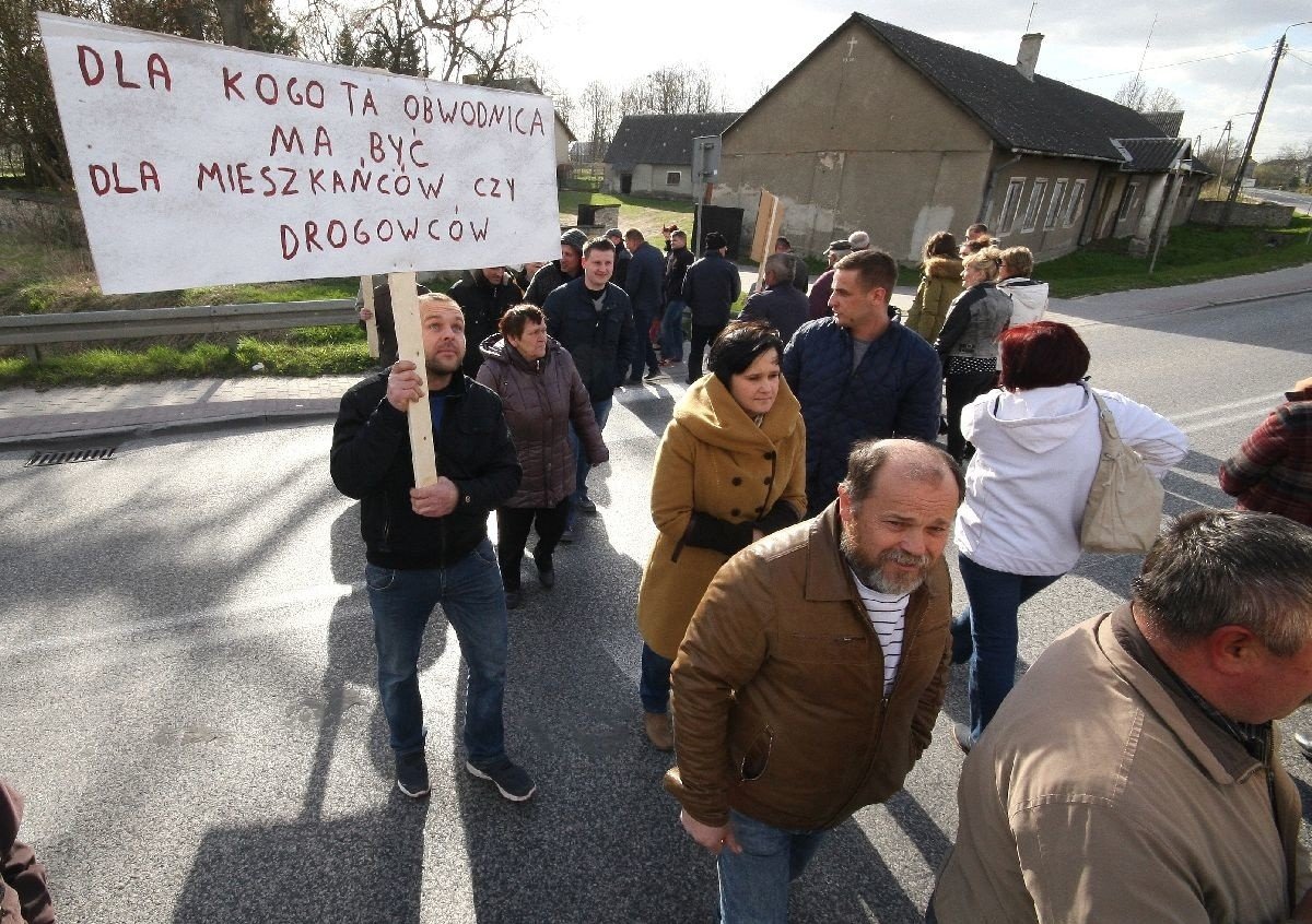 mieszka-cy-brzezin-i-radkowic-wygrali-z-tirami-protestowali-przez-lata