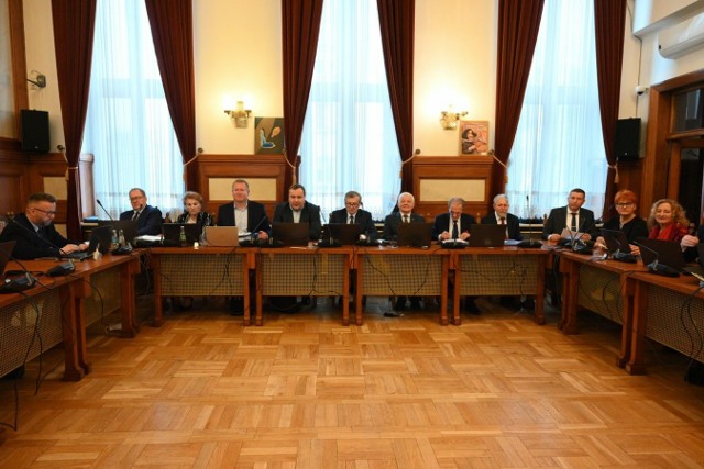 Rada Powiatu Krakowskiego obecnej kadencji. W skład wchodzi 29 radnych