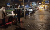 Potężna wyrwa na ulicy w Kielcach. Ponad 20 uszkodzonych samochodów! [ZDJĘCIA]