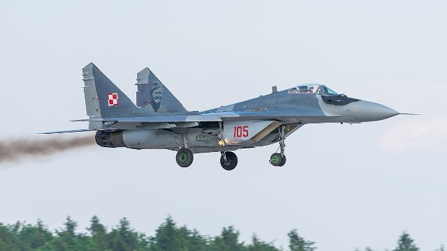 Polska przekaże Ukrainie cztery samoloty MiG-29. Decyzję ogłosił prezydent Andrzej Duda.