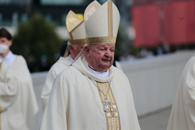 Kardynał Stanisław Dziwisz został oczyszczony przez Stolicę Apostolską z zarzutów tuszowania przypadków wykorzystywania seksualnego małoletnich przez duchownych archidiecezji krakowskiej.